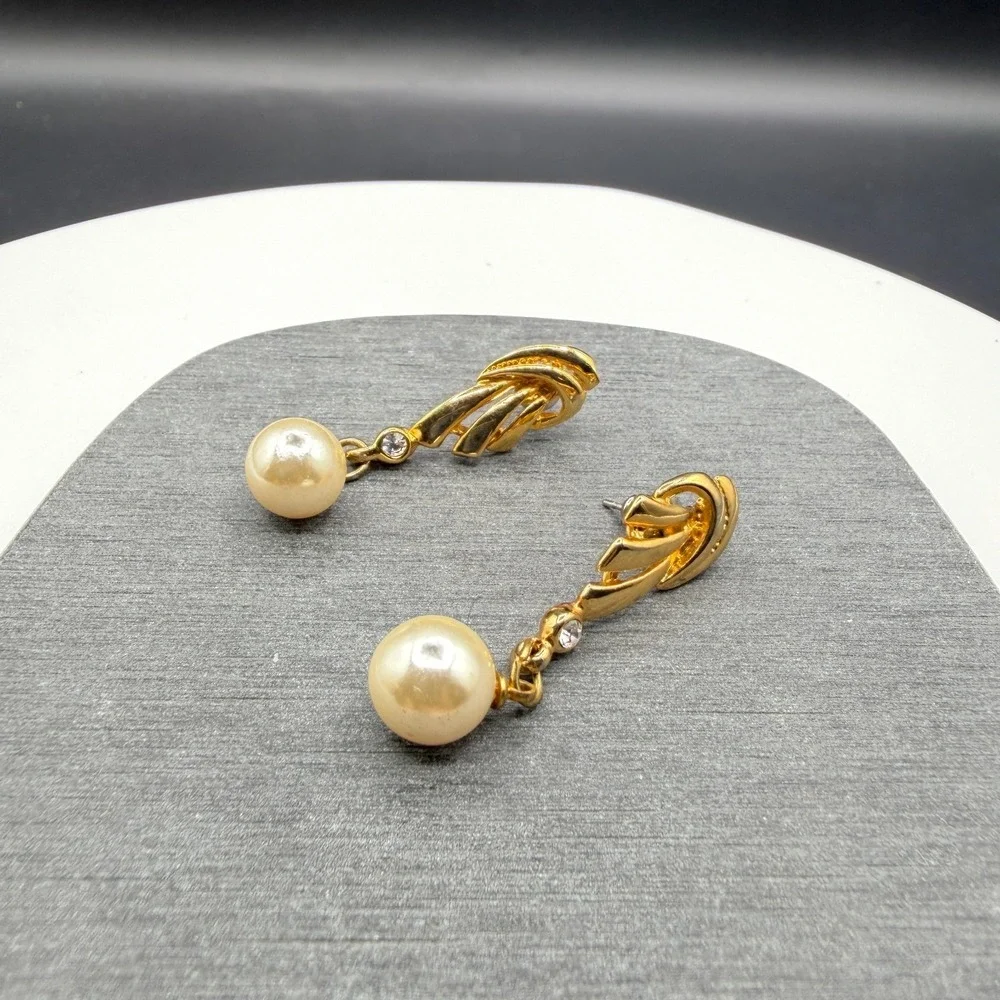 Gold Tone Faux Pearl Rhinestone Dangle Drop Pierced Earrings Elegant Statement